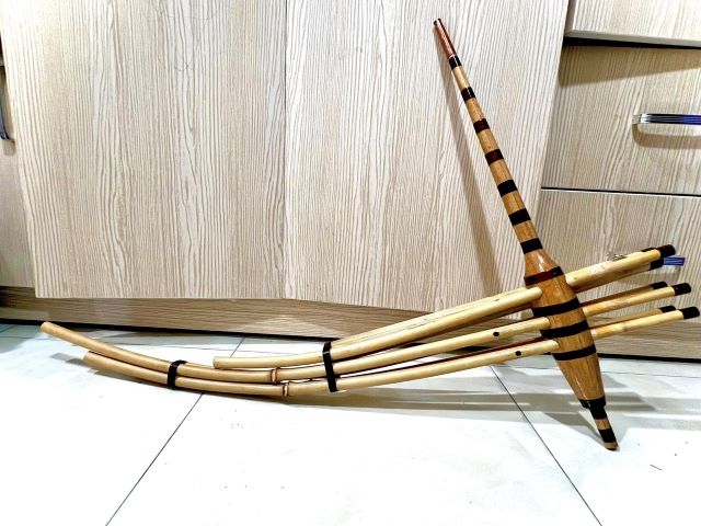 Cây khèn, một nhạc cụ quan trọng của đồng bào người Mông ra đời có sự giúp sức của thần núi - Ảnh sưu tầm Cây khèn, một nhạc cụ quan trọng của đồng bào người Mông ra đời có sự giúp sức của thần núi - Ảnh sưu tầm