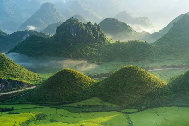 Núi đôi Quản Bạ và câu chuyện Nàng tiên Hoa Đào - Ảnh từ Lý Thái Chu