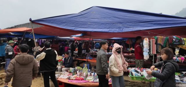 Lưu ý khi du lịch chợ phiên Cán Cấu