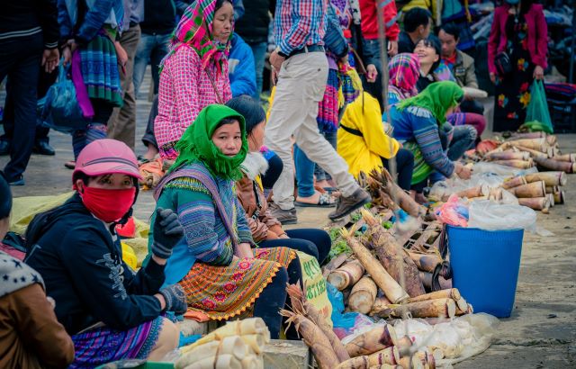 Chợ phiên Bắc Hà là trung tâm giao lưu văn hóa, xã hội và bảo tồn bản sắc của cộng đồng các dân tộc thiểu số vùng Tây Bắc - Ảnh sưu tầm