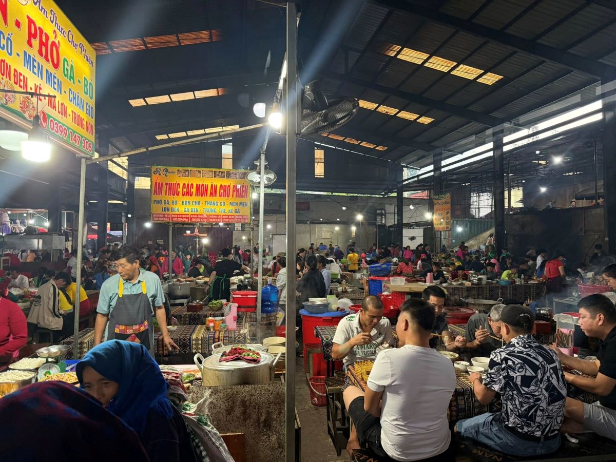 Khám phá chợ phiên Mèo Vạc Hà Giang - Ảnh từ Lê Hà