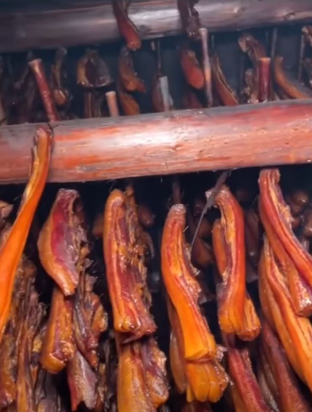 Thịt gác bếp Tây Bắc