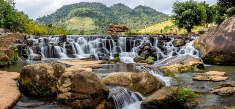 Khung cảnh đẹp như mơ của thác Dải Yếm - Ảnh từ Anh Chiêm Nguyễn