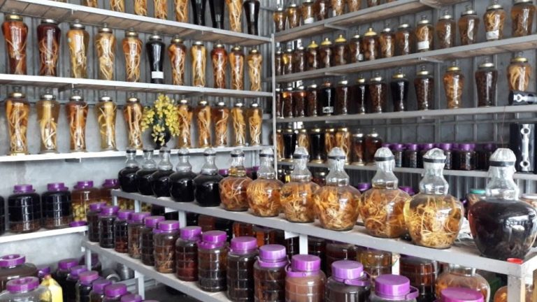 Rượu Tây Bắc - Ảnh từ Quang Quyền Đồ Ngâm Rượu Và Đặc Sản Vùng Cao