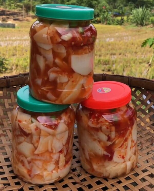 Măng ngâm ớt - Ảnh từ hanongthon