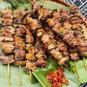 Thịt lợn đen làm xiên nướng - Ảnh từ Nguyễn Hải Hà