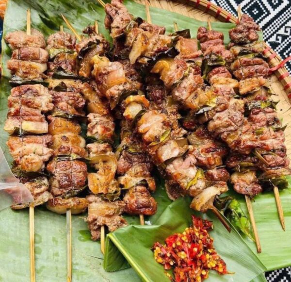 Thịt lợn đen làm xiên nướng - Ảnh từ Nguyễn Hải Hà