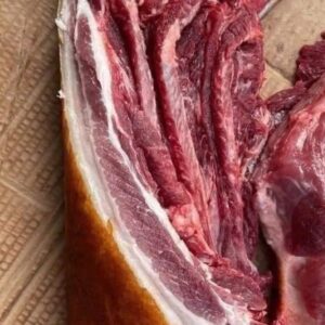 Thịt nai có màu đỏ sẫm, thịt săn chắc - Ảnh từ Huyen Nguyễn