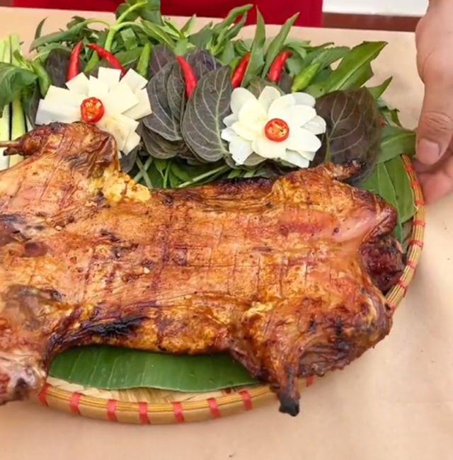 Thỏ nướng lu mắm nhĩ - Ảnh từ nhahangquangon