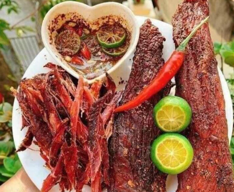 Tìm hiểu về món thịt heo gác bếp - Ảnh từ Phạm Hạnh