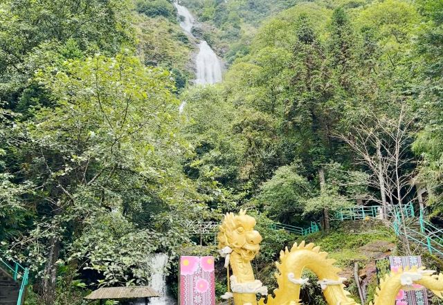 Nên đi thác Bạc khoảng từ tháng 4 tháng 6 là đẹp nhất - Ảnh từ Bach Hoang Travel