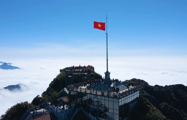 Chinh phục, trải nghiệm những điều thú vị tại đỉnh núi Fansipan - Ảnh sưu tầm