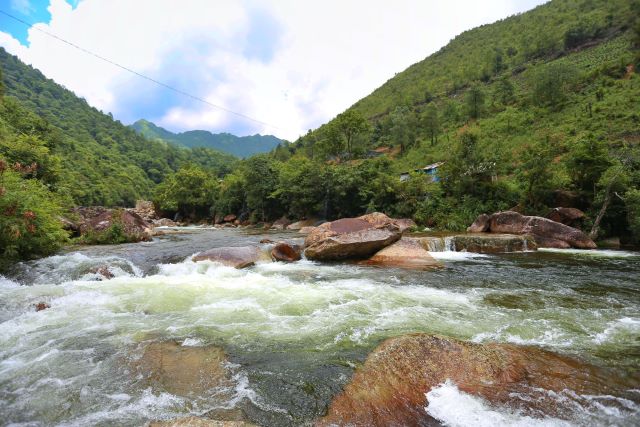 Suối Nậm Cang Sapa - Ảnh từ Mạnh Max