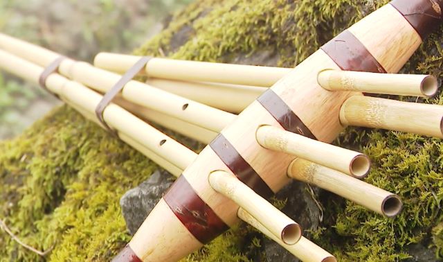 Trong tiếng Mông, khèn còn được gọi là “chúa kềnh”, người Mông Yên Bái gọi tiếng khèn là “krềnh” - Ảnh sưu tầm