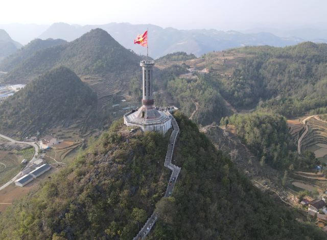 Đừng quên chinh phục Cột cờ Lũng Cú khi đến Hà Giang bạn nhé - Ảnh sưu tầm